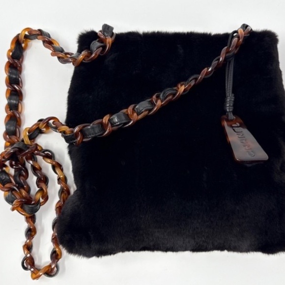 Vintage Chanel Black Rabbit Fur Shoulder Bag | Faux Tortoiseshell Chain | 1990s - Picture 5 of 10